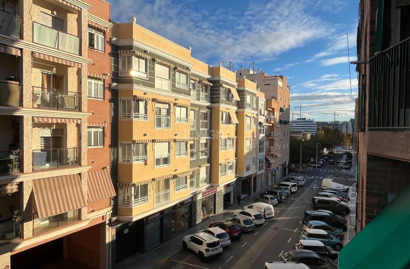 Reventa - Apartamento / piso - Elche - Corte Ingles