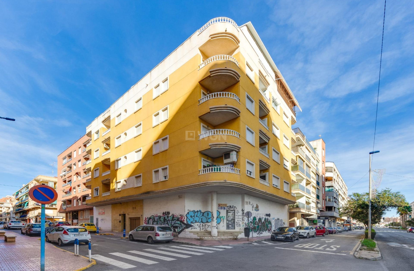 Resale - Apartment / flat - Torrevieja - Acequion