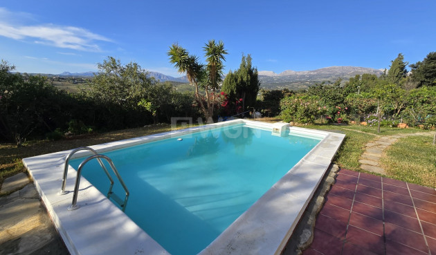 Reventa - Villa - Vinuela - Inland