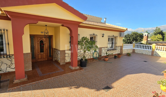 Reventa - Villa - Vinuela - Inland