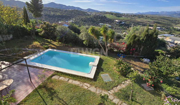 Reventa - Villa - Vinuela - Inland