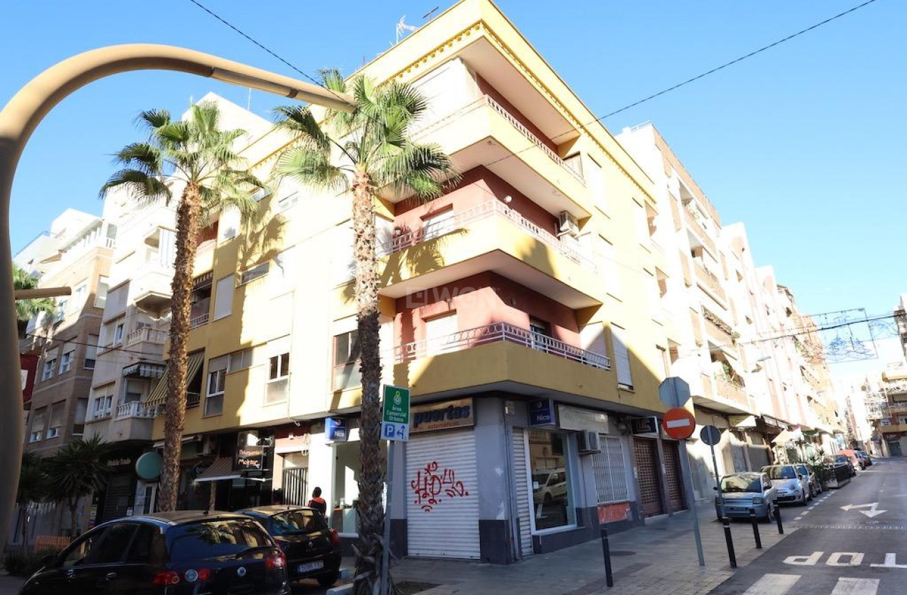 Resale - Apartment / flat - Torrevieja - Costa Blanca