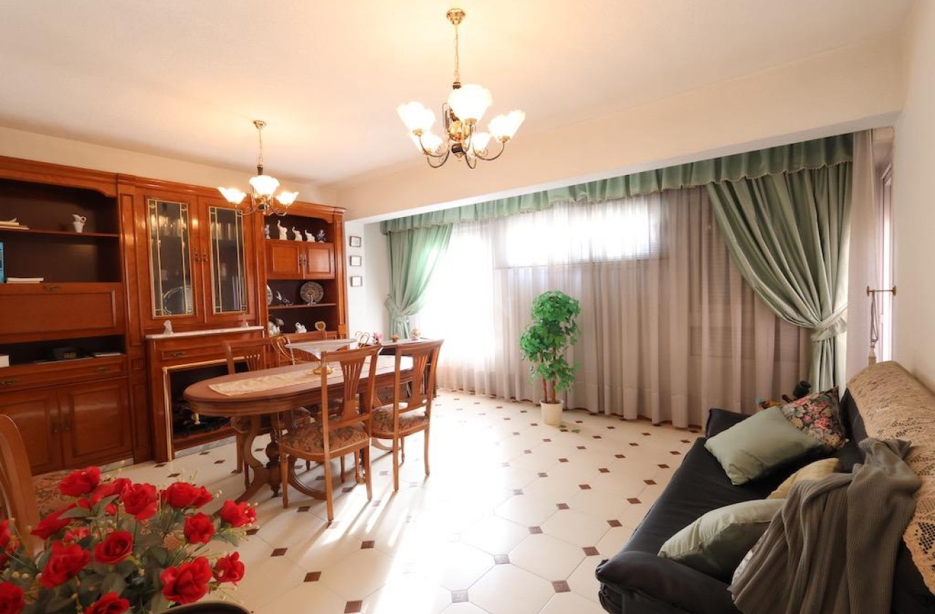 Resale - Apartment / flat - Torrevieja - Costa Blanca