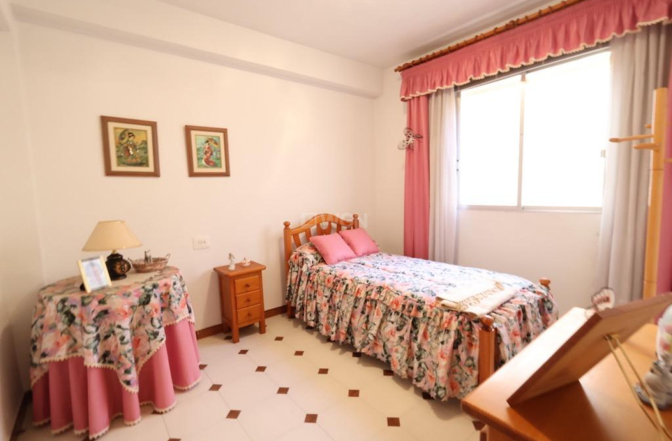 Resale - Apartment / flat - Torrevieja - Costa Blanca