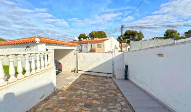 Resale - Villa - Torrevieja - Costa Blanca