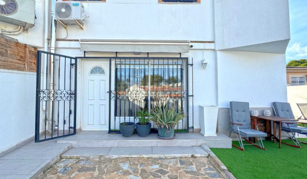 Resale - Villa - Torrevieja - Costa Blanca