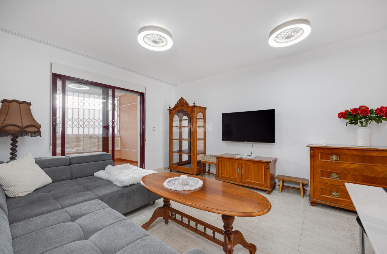 Resale - Apartment / flat - Torrevieja - Costa Blanca