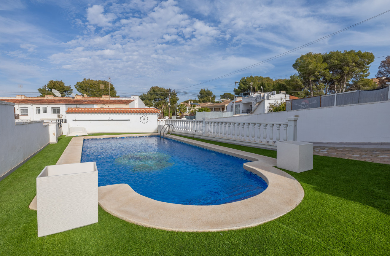 Reventa - Villa - Torrevieja - Costa Blanca