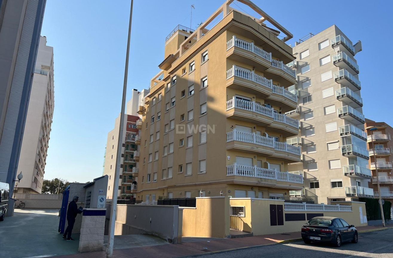 Resale - Apartment / flat - Guardamar del Segura - Puerto Deportivo