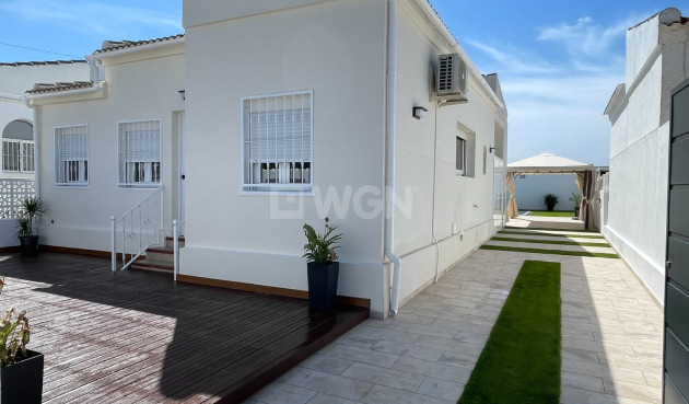 Resale - Villa - Torrevieja - Costa Blanca