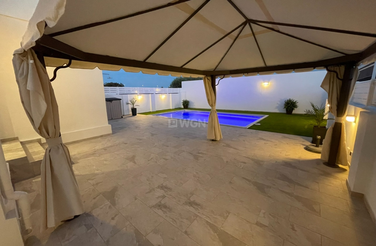 Resale - Villa - Torrevieja - Costa Blanca