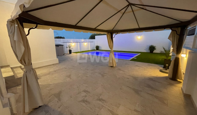 Resale - Villa - Torrevieja - Costa Blanca