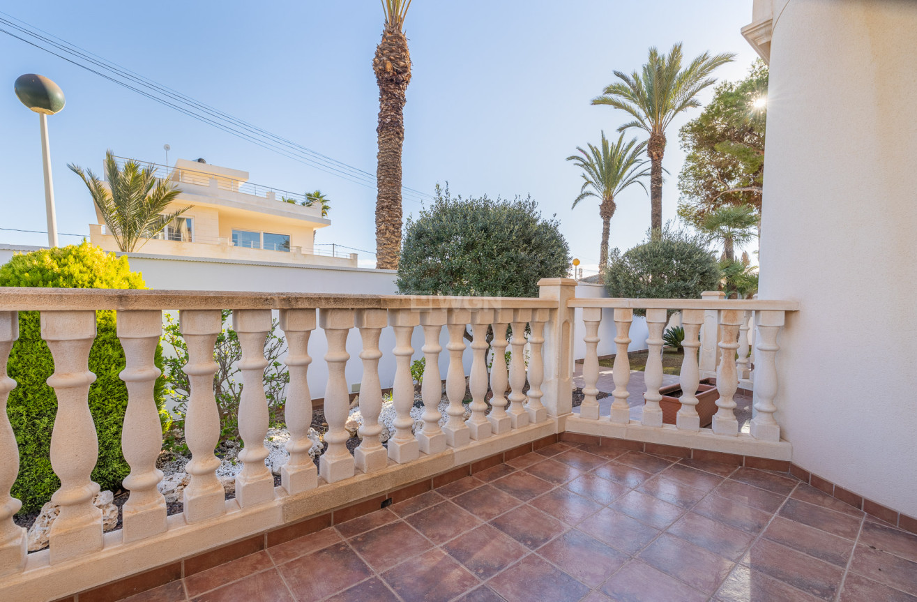 Odsprzedaż - Villa - Orihuela Costa - Costa Blanca