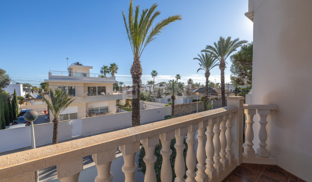 Odsprzedaż - Villa - Orihuela Costa - Costa Blanca