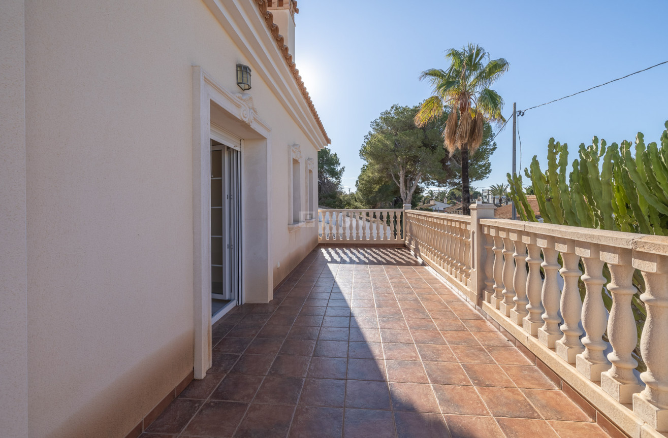 Odsprzedaż - Villa - Orihuela Costa - Costa Blanca