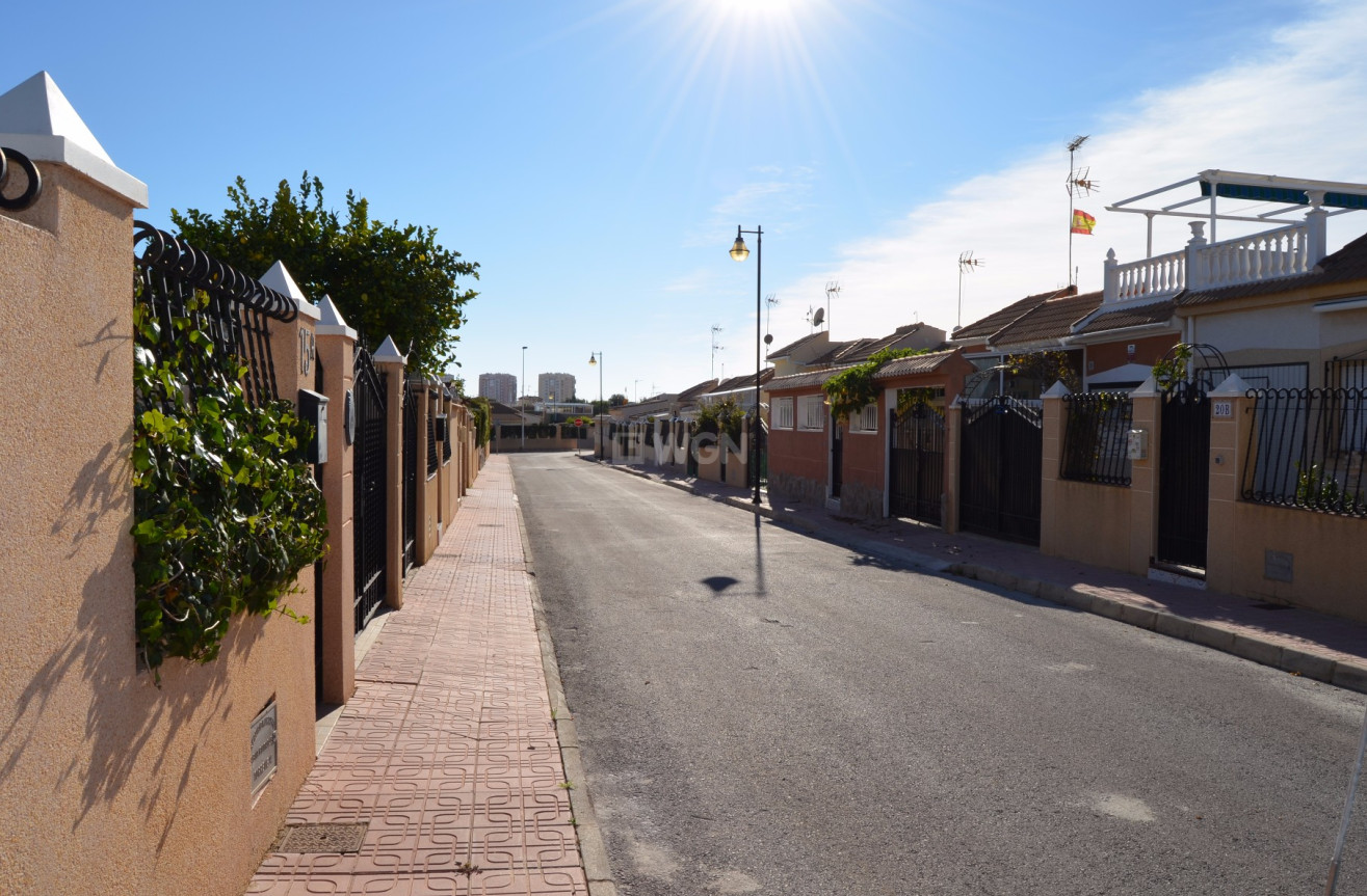 Odsprzedaż - Kamienica - Torrevieja - Costa Blanca