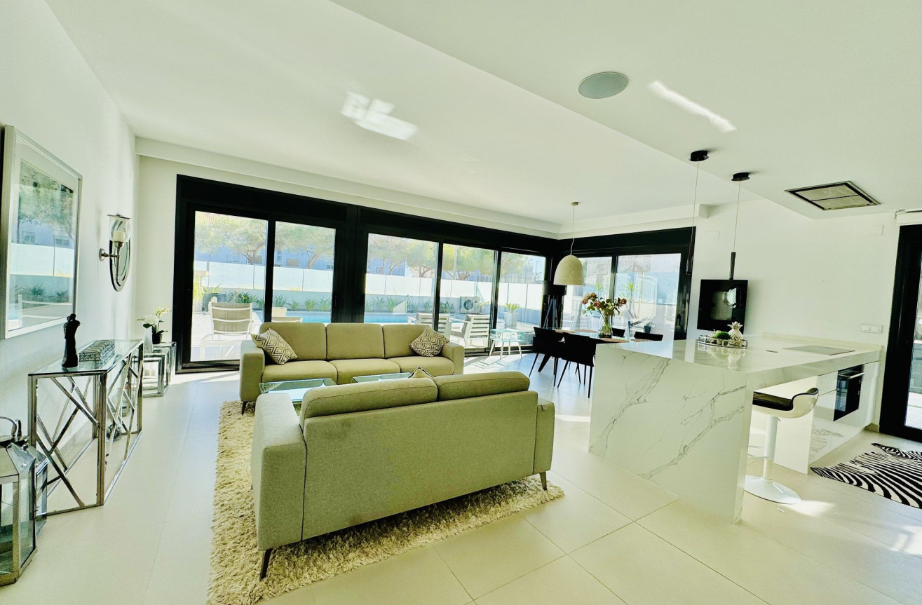 Reventa - Villa - Orihuela Costa - Costa Blanca