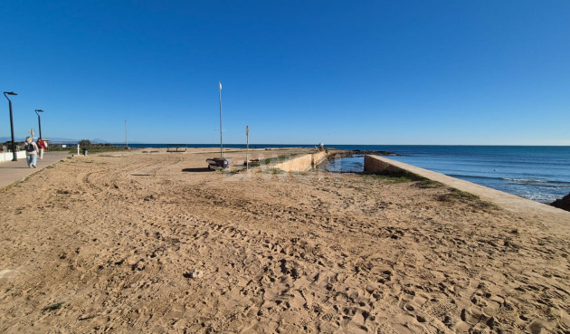 Odsprzedaż - Mieszkanie w bloku - La Mata - Costa Blanca