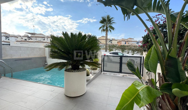 Reventa - Villa - Orihuela Costa - PAU 26