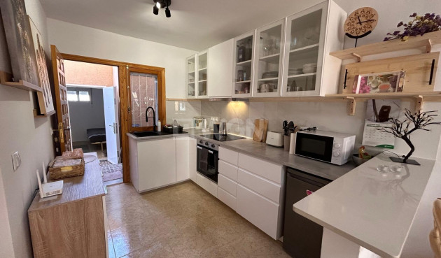 Odsprzedaż - Bungalow - Torrevieja - Playa De Los Naufragos