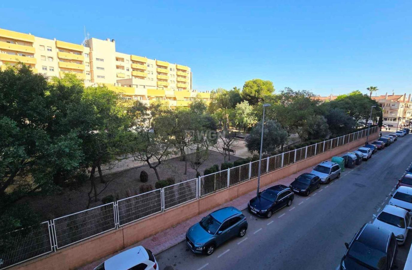 Odsprzedaż - Mieszkanie w bloku - Torrevieja - Centro