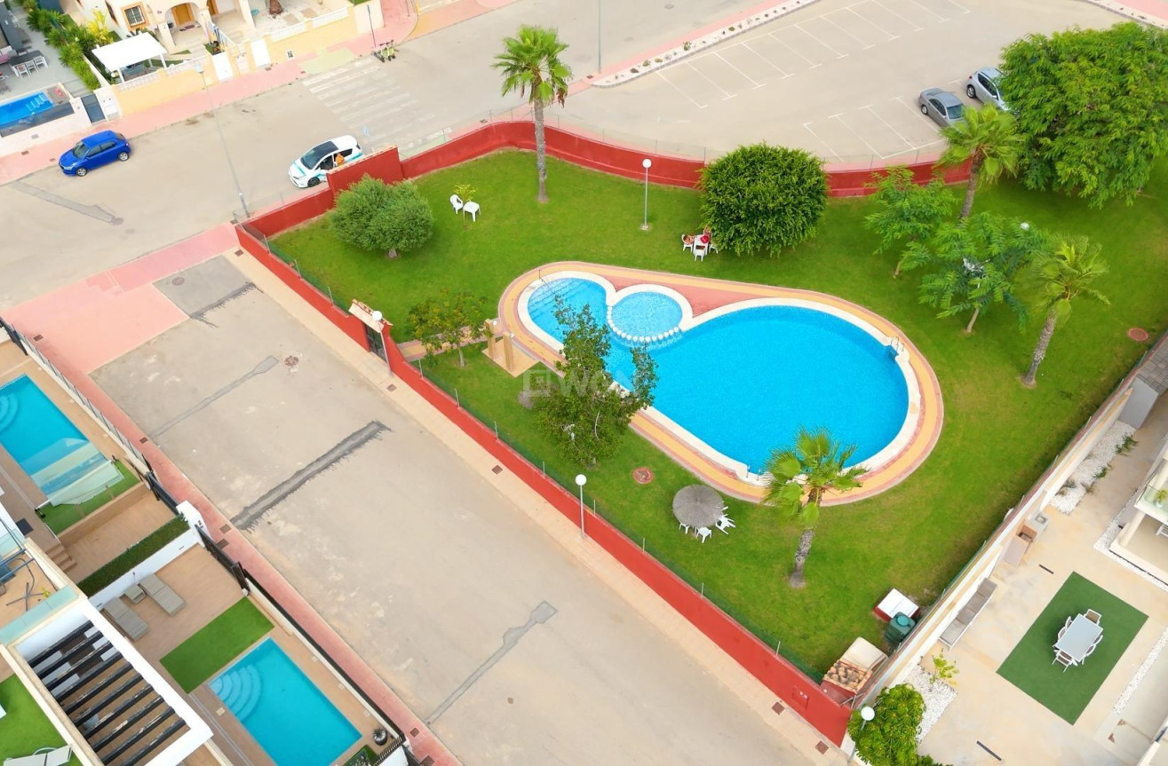 Odsprzedaż - Bungalow - Orihuela Costa - PAU 26