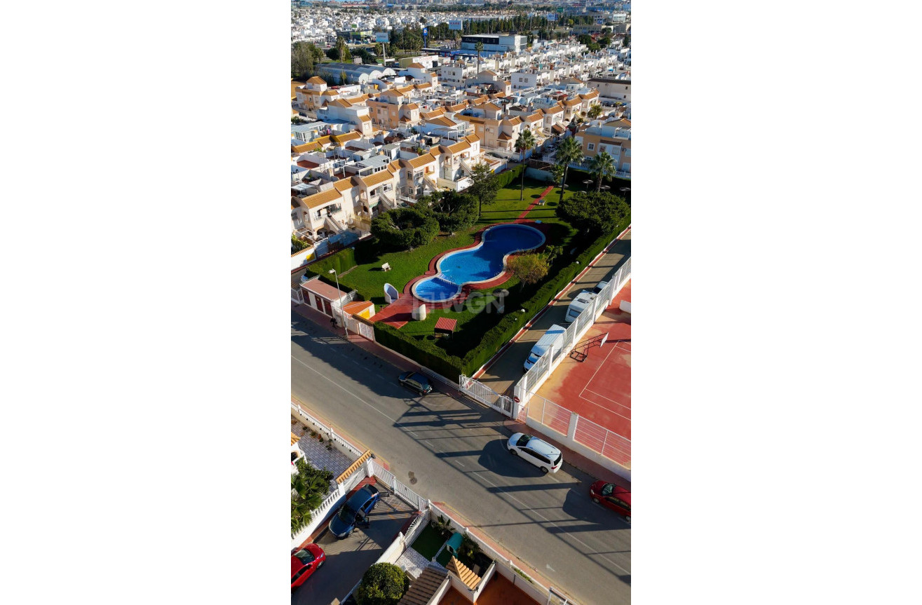 Odsprzedaż - Bungalow - Torrevieja - La Siesta - El Salado - Torreta