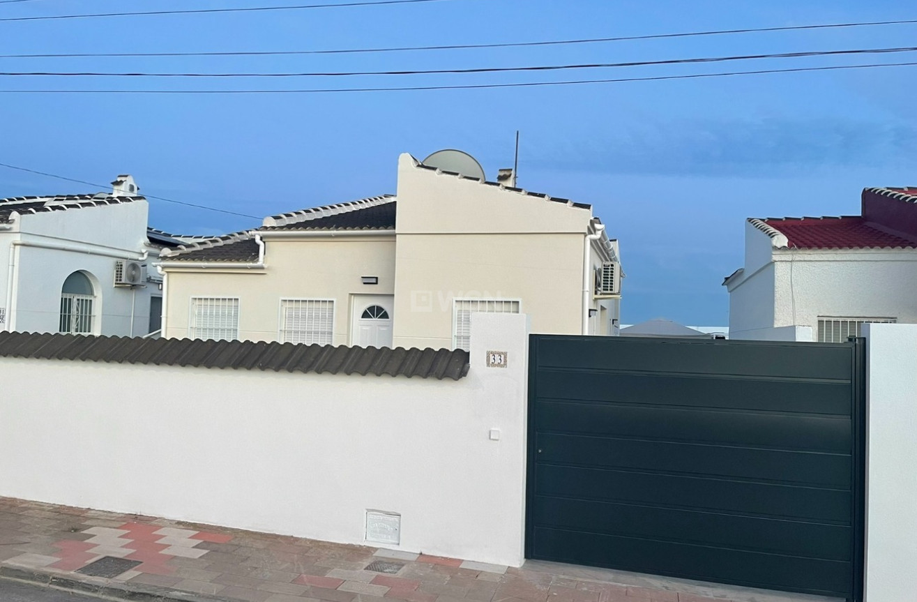 Odsprzedaż - Villa - Torrevieja - 300