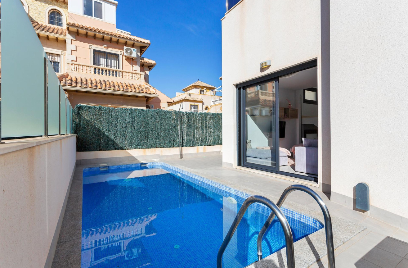 Odsprzedaż - Villa - Torrevieja - Sector 25