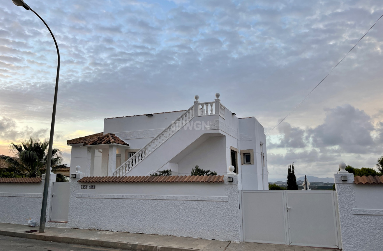 Odsprzedaż - Villa - San Miguel de Salinas - Costa Blanca