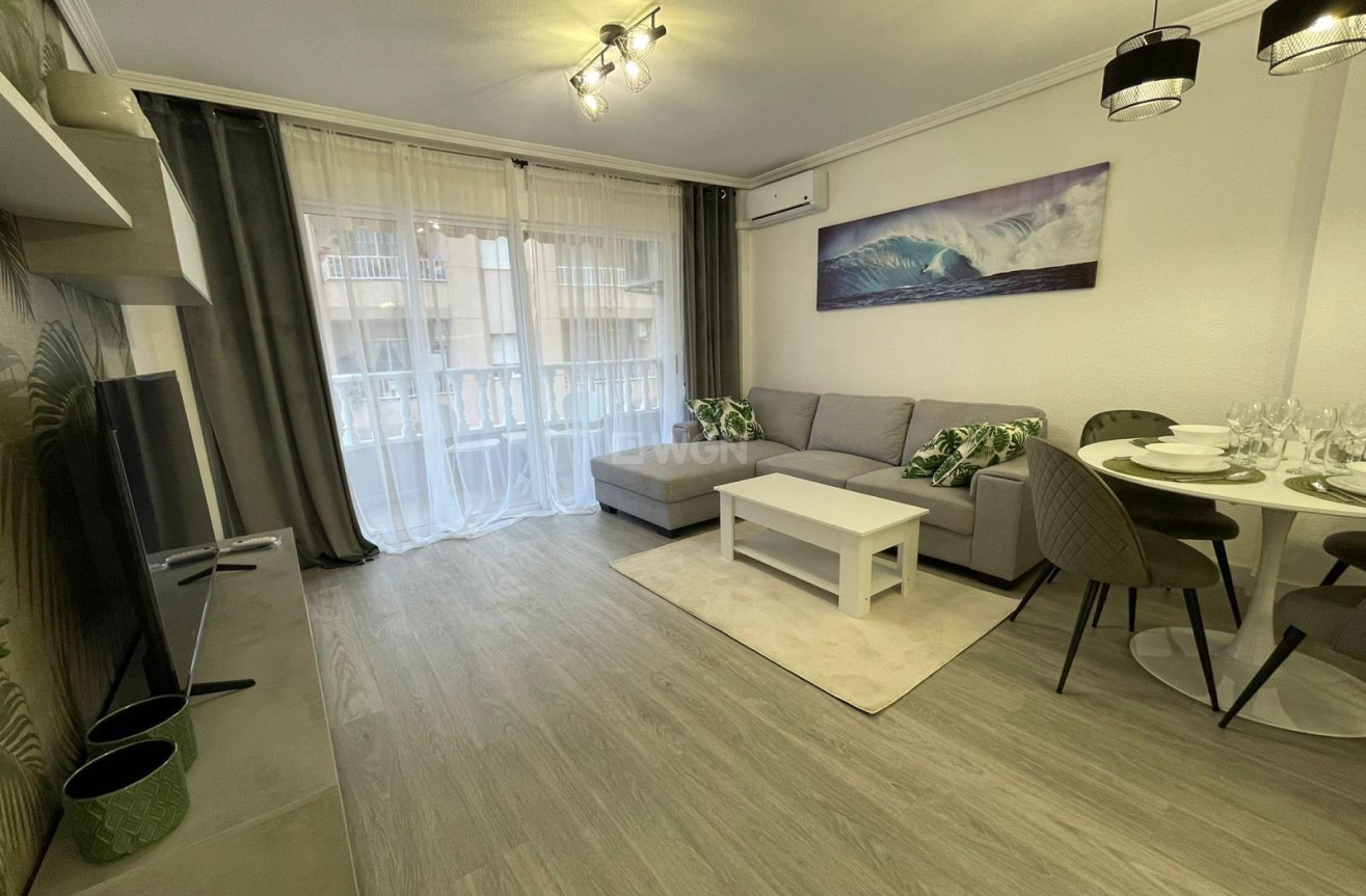 Resale - Apartment / flat - Torrevieja - Centro