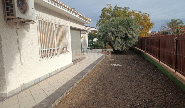 Odsprzedaż - Villa - Orihuela Costa - Campoamor