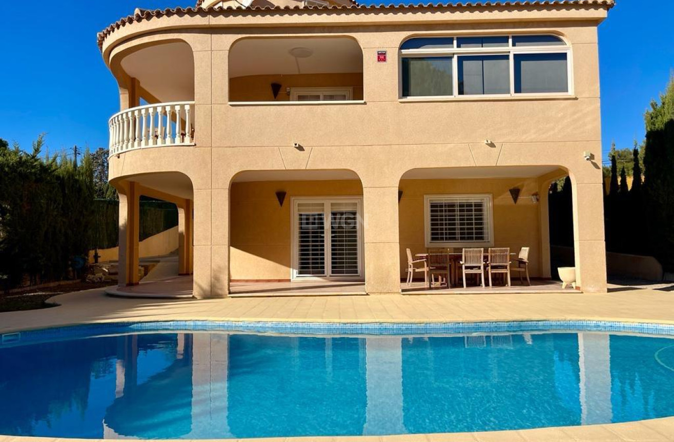 Odsprzedaż - Villa - Torrevieja - Los Balcones