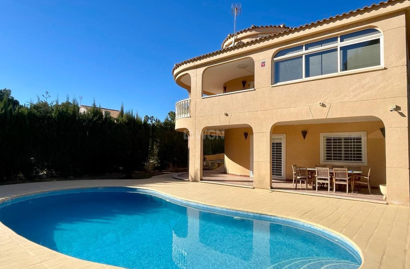 Odsprzedaż - Villa - Torrevieja - Los Balcones