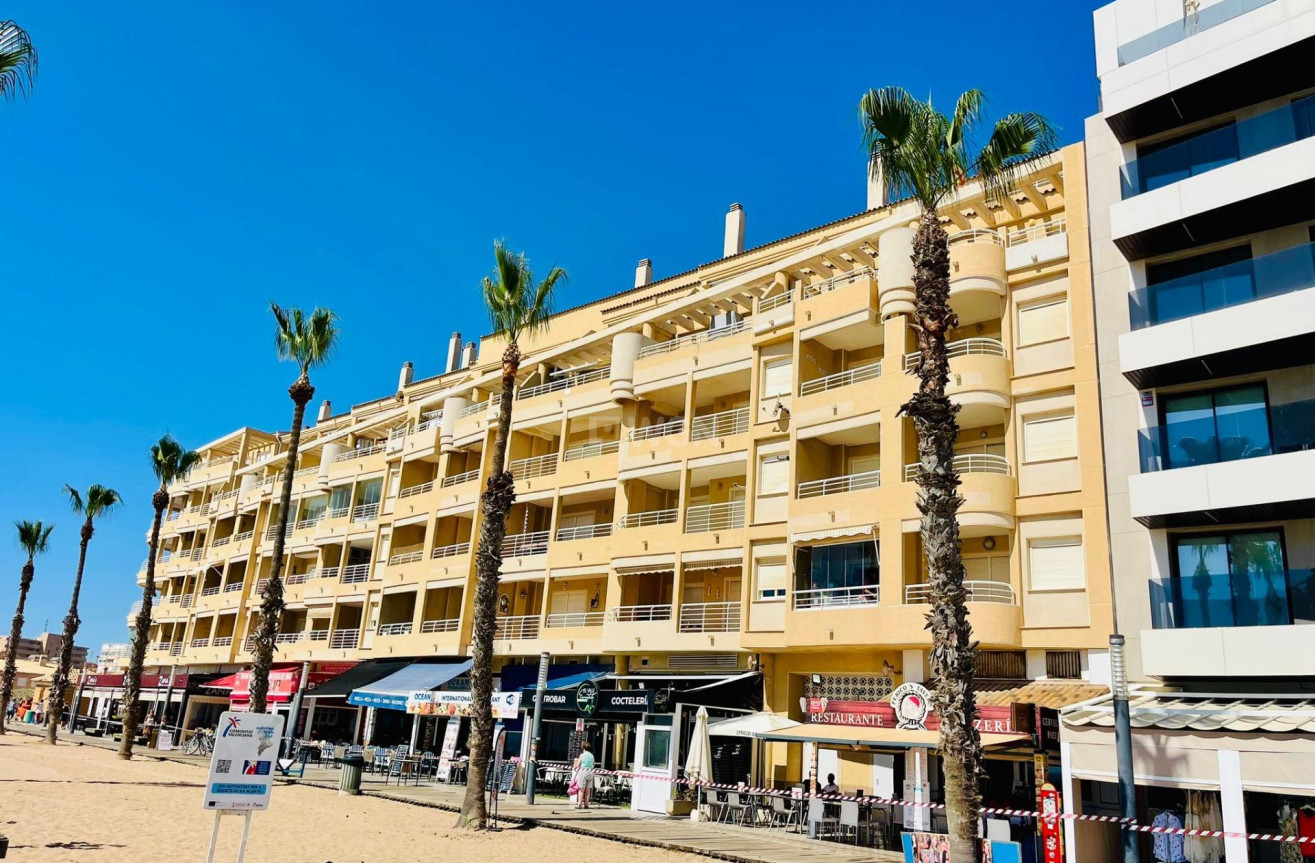 Odsprzedaż - Mieszkanie w bloku - Torrevieja - La Mata