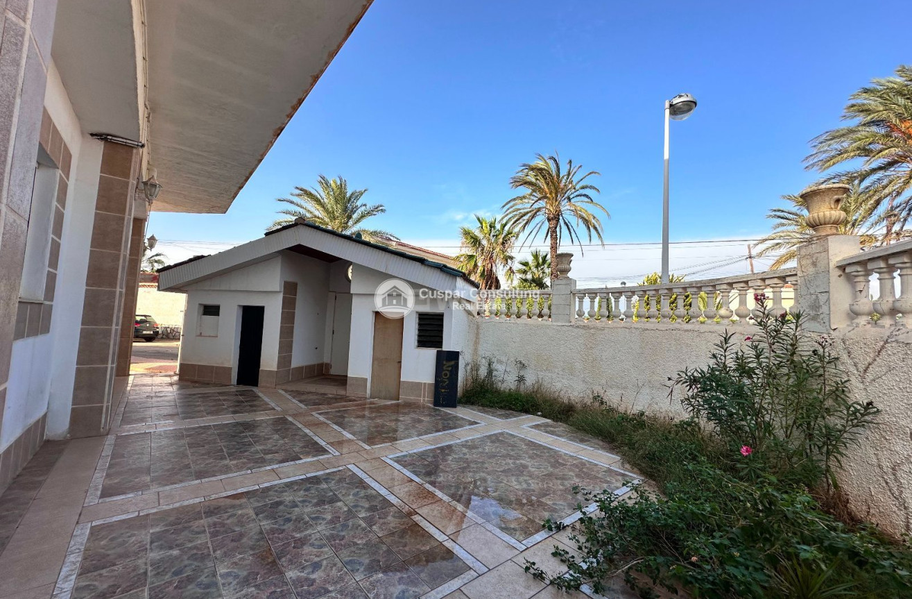 Odsprzedaż - Villa - La Manga del Mar Menor - Costa Calida