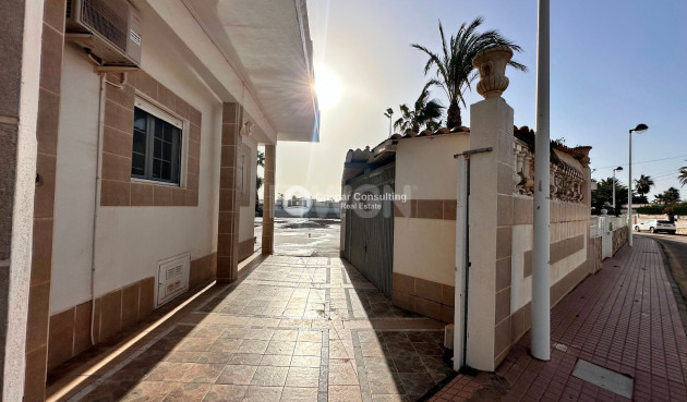 Odsprzedaż - Villa - La Manga del Mar Menor - Costa Calida