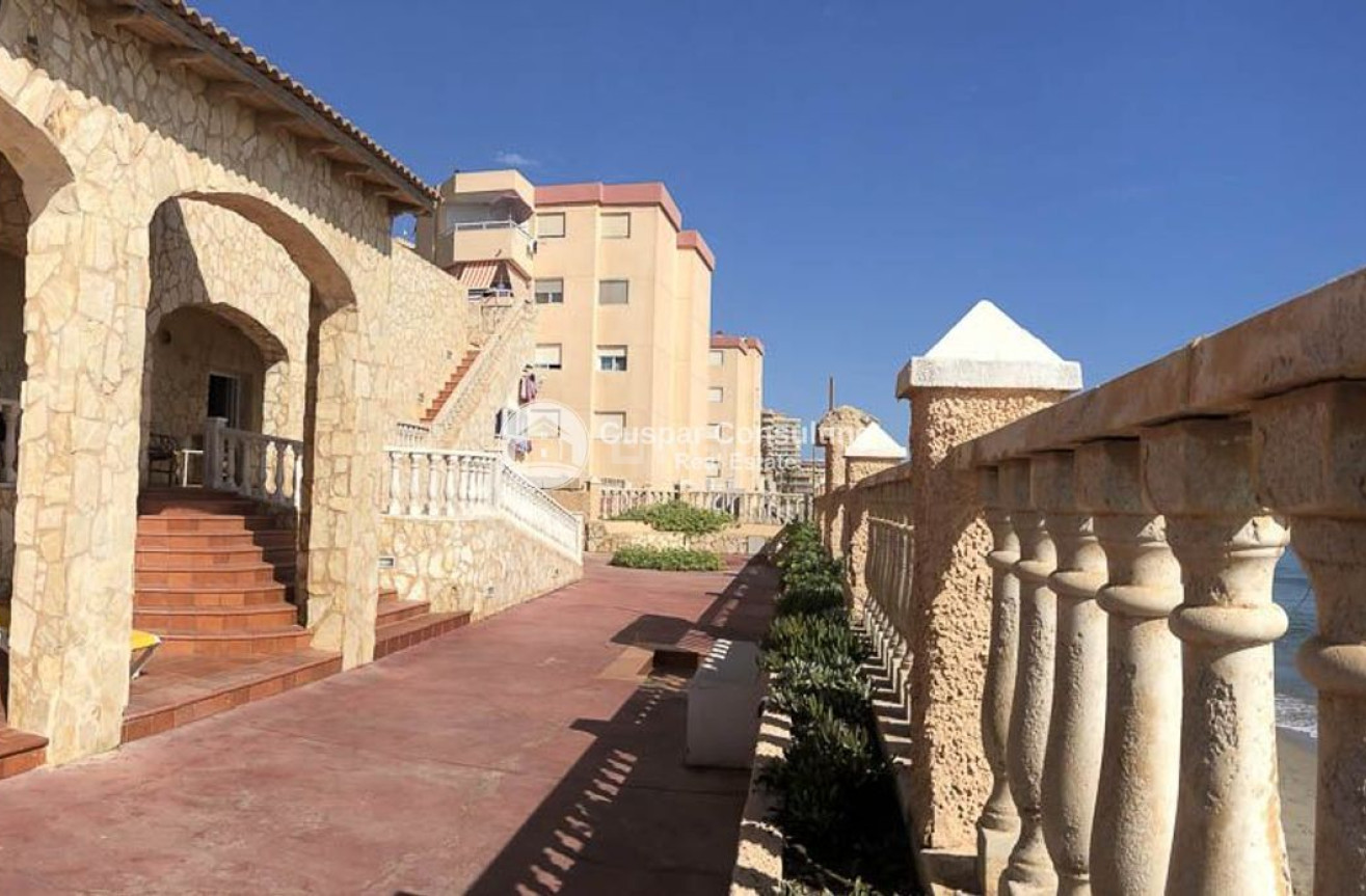 Odsprzedaż - Villa - La Manga del Mar Menor - Costa Calida