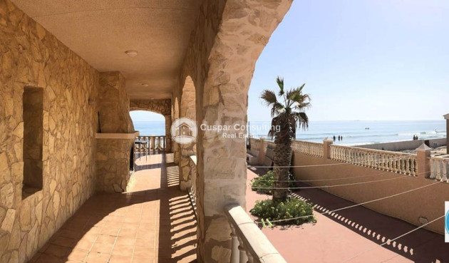 Odsprzedaż - Villa - La Manga del Mar Menor - Costa Calida