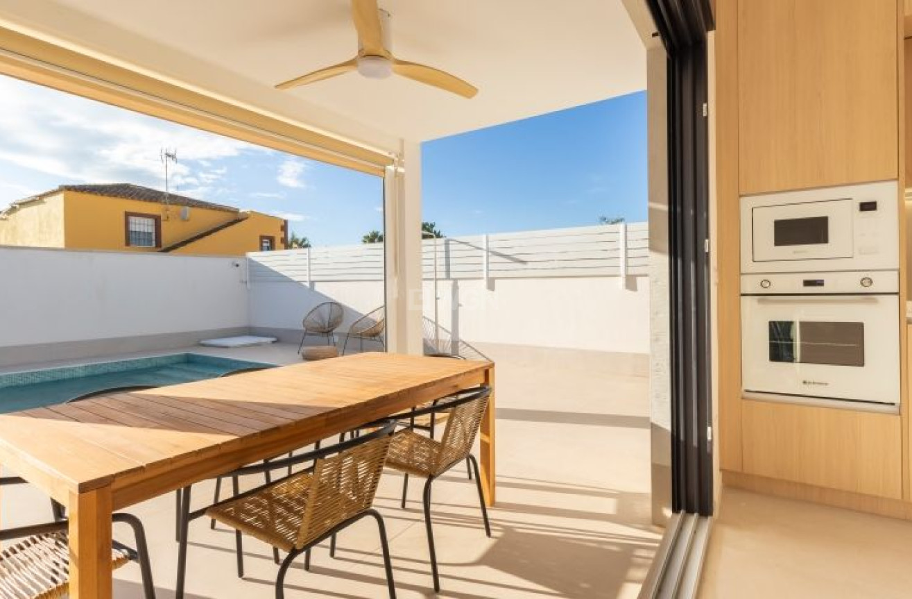 Odsprzedaż - Villa - Torrevieja - Costa Blanca