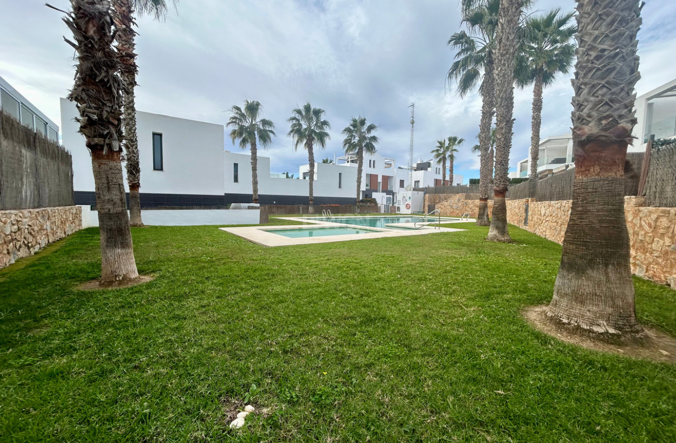 Odsprzedaż - Villa - Villamartin - Costa Blanca