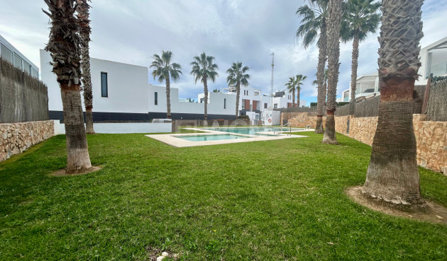 Odsprzedaż - Villa - Villamartin - Costa Blanca