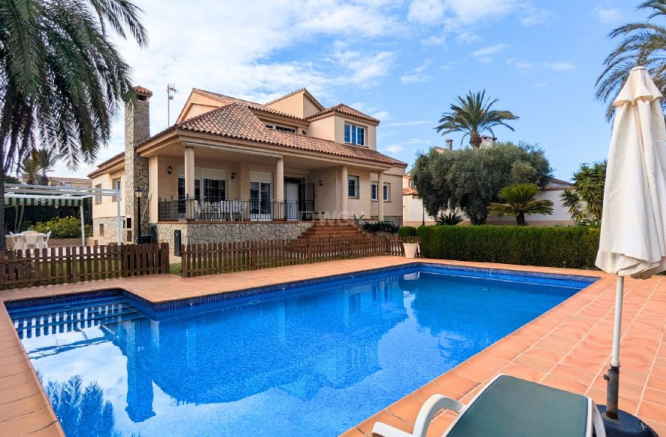 Odsprzedaż - Villa - Mil Palmeras - Costa Blanca