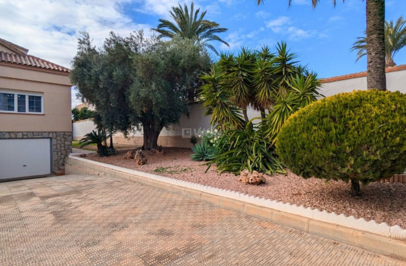 Resale - Villa - Mil Palmeras - Costa Blanca