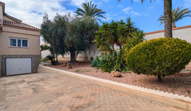 Resale - Villa - Mil Palmeras - Costa Blanca