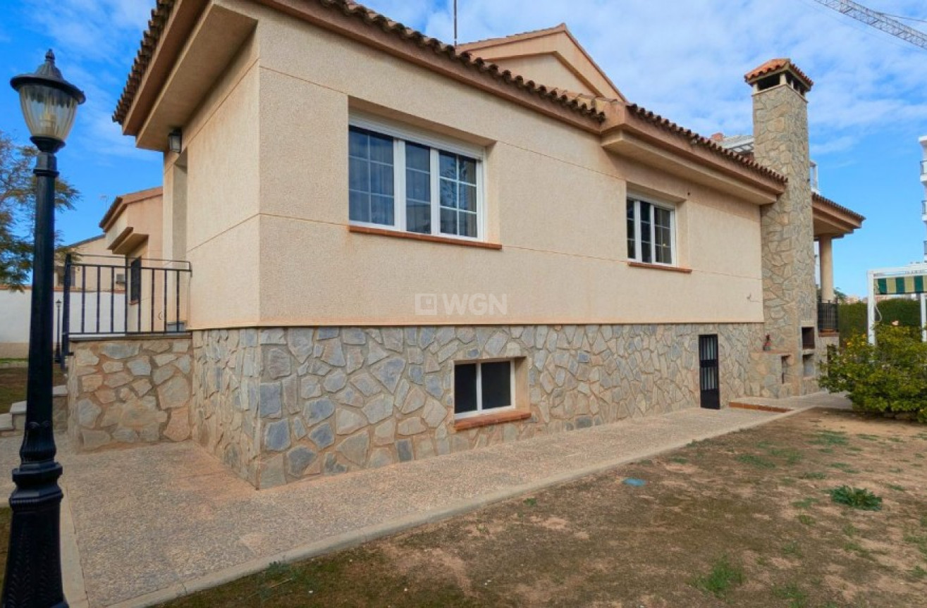 Resale - Villa - Mil Palmeras - Costa Blanca