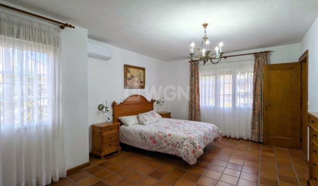 Resale - Villa - Mil Palmeras - Costa Blanca