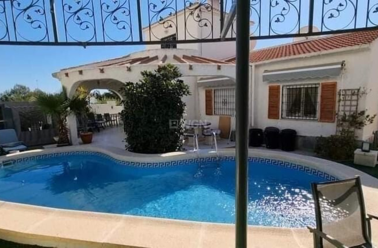 Odsprzedaż - Villa - Villamartin - Costa Blanca