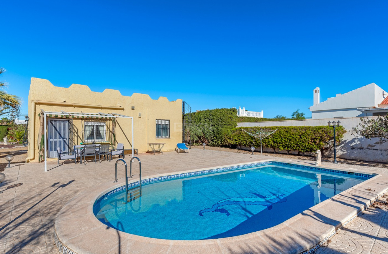 Odsprzedaż - Villa - Torrevieja - Costa Blanca