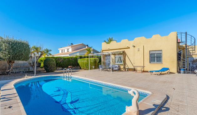 Odsprzedaż - Villa - Torrevieja - Costa Blanca